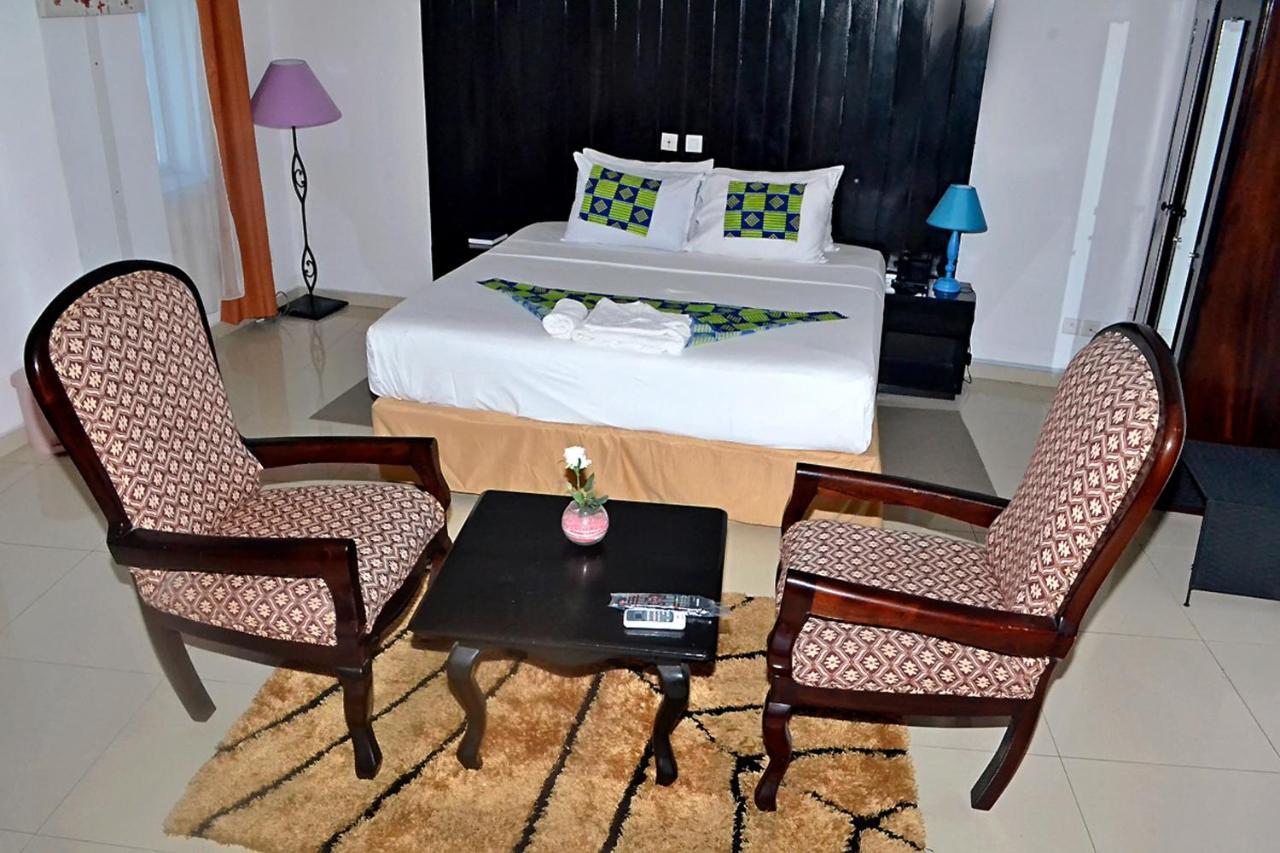 Hotel Bkbg ロメ エクステリア 写真